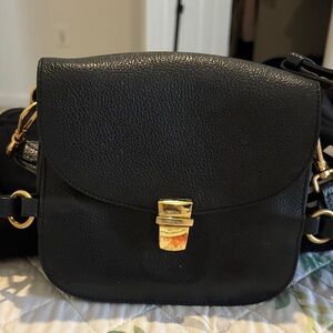 Elegant Black Leather Crossbody Bag